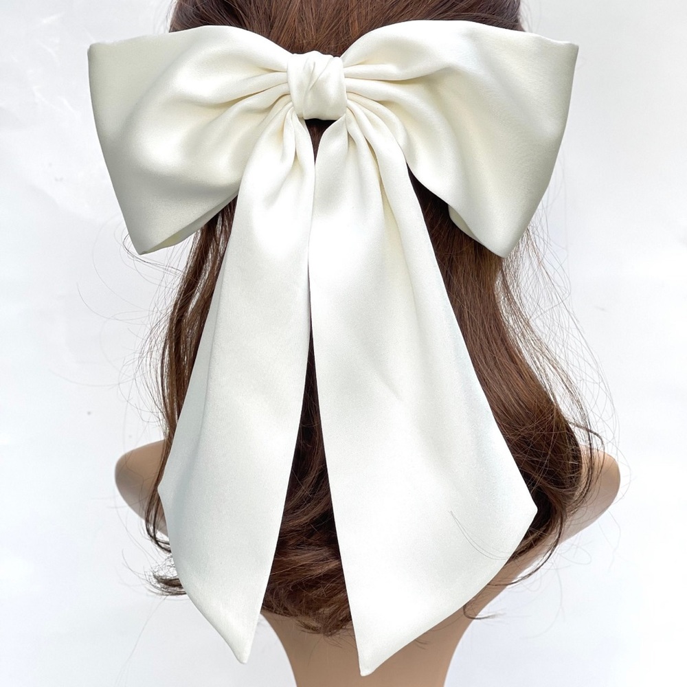 Giant saint hair bow